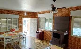 Imagem 4: Casa para venda possui 180 metros quadrados com 3 quartos em Centro - Tramandaí - RS