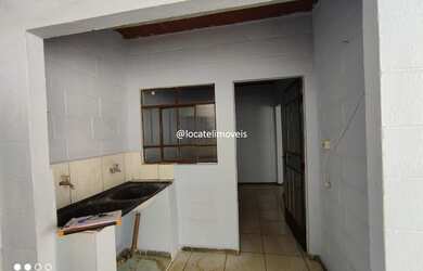 Imagem 2: Casa geminada de 01 quarto com garagem para moto no bairro Milionários