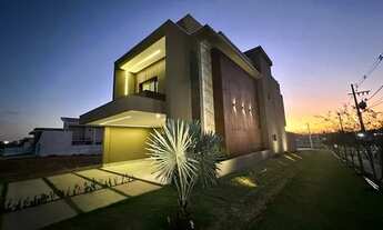 Imagem 2: Sobrado com 3 suítes, área gourmet e piscina á venda no Condomínio Belvedere II