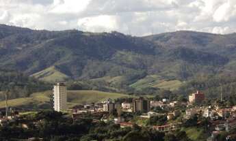 Imagem 4: Casa de condomínio sobrado para venda/troca possui 320 metros quadrados com 4 quartos