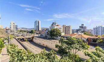Imagem 4: Apartamento com 3 Dormitorio(s) localizado(a) no bairro Três Figueiras em Porto Alegre