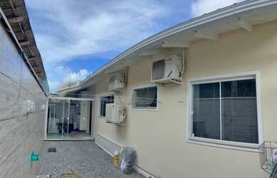 Imagem 2: Casa na Barra do Aririú 2 dormitórios e Terreno com 576m² - Imperdível - Ótima localização