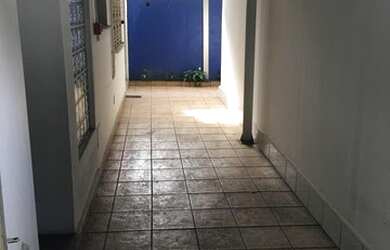 Imagem 2: Sobrado para aluguel e venda possui 480 metros quadrados com 10 quartos