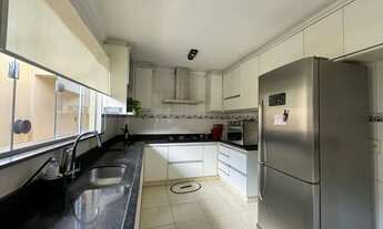 Imagem: Casa com piscina Garavelo