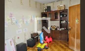 Imagem: Casa à Venda - Sagrada Família, 4 Quartos