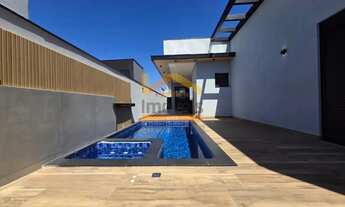 Imagem: Casa de alto padrão em condomínio no Engenho