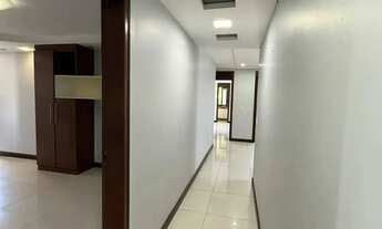 Imagem 6: Vende-se amplo apartamento com 264 m², quatro suítes, em Candelária