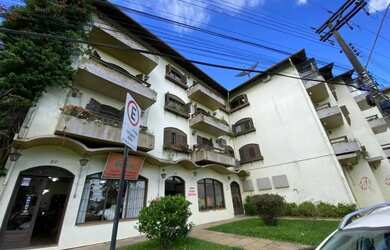 Imagem: Casa de condomínio em rua Fernando Ferrari