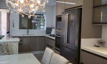 Imagem 2: Casa para venda tem 185 m² com 3 quartos 1 suíte 4 vagas no Jardim Textil - São Paulo - SP