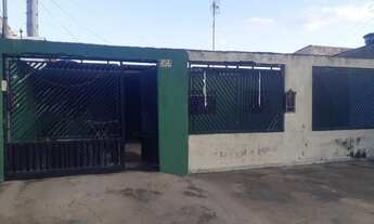 Imagem 4: Casa de três quartos forrada na quadra 601 com Hábits lote 10X15 excelente localidade