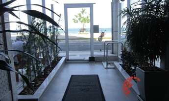 Imagem 2: Apartamento Frente para Av. Oceânica - 03 Quartos - Prédio na Beira Mar