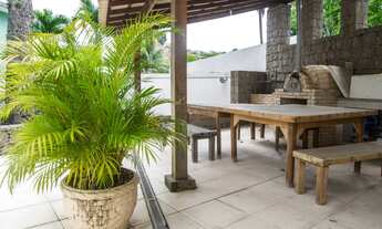 Imagem 6: Casa de condomínio sobrado para venda possui 300 metros quadrados com 4 quartos