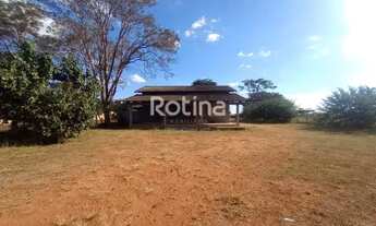 Imagem 2: Casa para aluguel, 4 quartos, 1 suíte, 10 vagas, Chácaras Bonanza - Uberlândia/MG - R$ 3.0