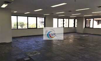 Imagem 6: Sala comercial de 240 m² com 8 vagas de garagem, 3 banheiros, 1 copa, piso elevado e ar co