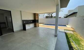 Imagem 5: Casa de condomínio sobrado para venda tem 302 metros quadrados com 5 quartos