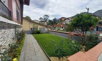 Imagem 2: Excelente casa de 3 quartos + apartamento em localização nobre