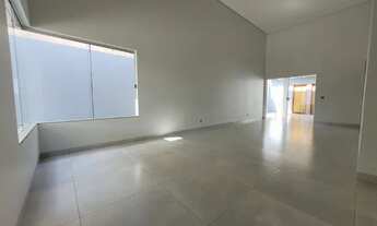 Imagem 3: Três quartos, sendo um suíte - Área gourmet e amplo espaço de terreno