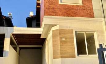 Imagem 2: Sobrado para Venda em Nova Petrópolis, Vila Germânia, 2 dormitórios, 1 banheiro, 1 vaga