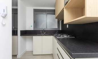 Imagem 7: Apartamento semimobiliado para alugar no Petrópolis com 3 quartos (1 suíte