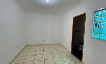 Imagem 5: Casa com Quintal Grande 3 quartos sendo uma Suíte - Residência Quadra Norte (Londrina/PR