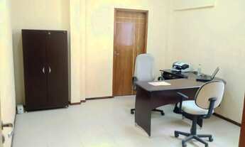 Imagem 3: Imóvel com salas comerciais