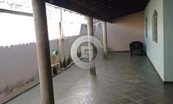 Imagem: Casa em Montes Claros, no bairro Francisco