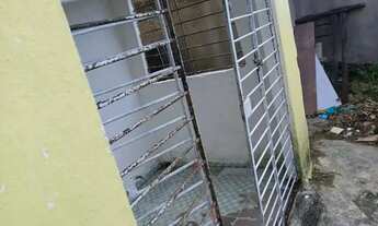 Imagem 3: Vende-se uma casa na Rua Alto do Olho d'água, Nova Descoberta