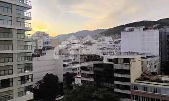 Imagem 4: Incrível 2 quartos com Varanda no Arpoador!!!