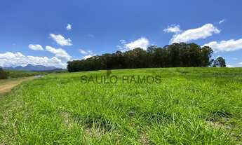 Imagem 7: Belíssimo condomínio com vista exuberante para as montanhas, ótima topografia e bem locali