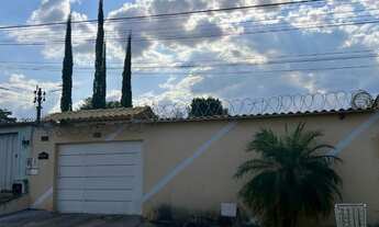 Imagem 3: Casa para Venda em Goiânia, Vila Itatiaia, 4 dormitórios, 1 suítes, 2 banheiros, 3 vagas