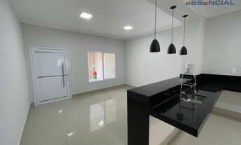 Imagem 2: Casa com 2 dormitórios à venda, por R$ 310.000 - Jardim Ypê - Botucatu/SP