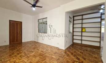 Imagem 3: Apartamento à venda em Copacabana, com 2 quartos e a 350m da praia