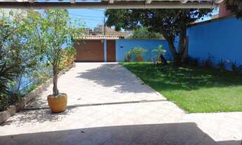 Imagem 2: Casa para venda com 220 metros quadrados com 4 quartos em Sol e Mar - Macaé - RJ