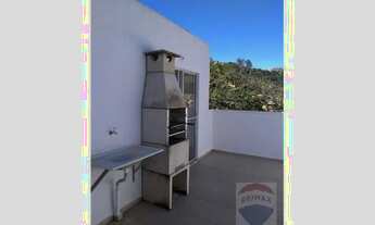 Imagem 7: Cobertura com dois quartos, sala, cozinha com armários planejados, banheiro, churrasqueira