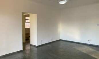 Imagem 5: Confortável apartamento com 2 dormitórios e 1 vaga na rua mais bonita de Santos