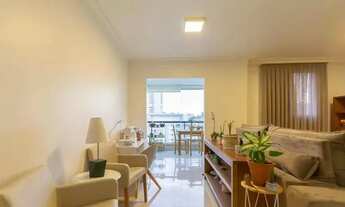 Imagem 2: Apartamento de 83m², com 3 dormitórios, 1 suíte, churrasqueira na varanda, andar alto, 2 v