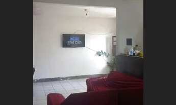 Imagem 2: Carro na porta rua tranquila casa Boa tipo apartamento