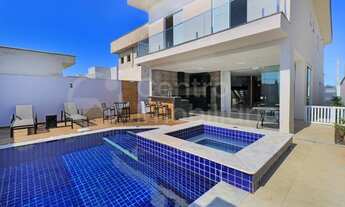 Imagem: CASA com piscina e 4 quartos em Itanhaém