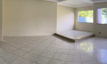 Imagem 6: Casa de condomínio para aluguel possui 216 metros quadrados, piscina, portaria 24hrs