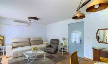 Imagem 3: Casa residencial, no estilo sobrado, com 3 dormitórios e 4 vagas de garagem no bairro Higi