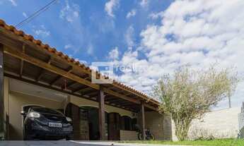 Imagem 3: Casa com 3 dormitórios (1 suíte) + 4 apartamentos no bairro Carianos - Florianópolis