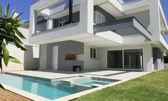 Imagem 4: Casa Alto Padrão para Venda em Florianópolis, Ingleses do Rio Vermelho, 4 dormitórios, 2 s