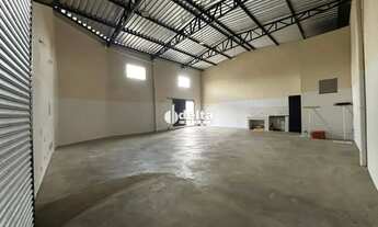 Imagem 2: Galpão comercial disponível para locação no bairro São Jorge em Uberlândia - MG