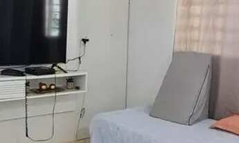 Imagem 5: Este imóvel encantador oferece um lote generoso de 300 metros quadrados!