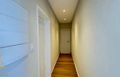 Imagem 8: Maravilhosa Casa em Alphaville com 4 Quartos, Piscina e Suíte Master com closet