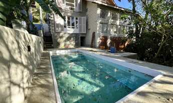 Imagem 2: Imóvel para venda tem 190 metros quadrados com 4 quartos em Sambaqui - Florianópolis - SC