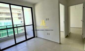 Imagem 7: Ponta Verde, more a 50 metros de beira-mar, 2/4 e varanda