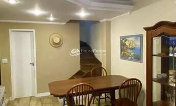 Imagem 4: Casa Triplex Aconchegante com 3 Dormitórios, Suíte e Vista Panorâmica no Condomínio Vivend