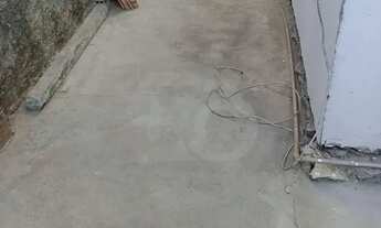 Imagem 6: Casa com Suíte e Quintal para Ampliação à Venda no Albano Franco