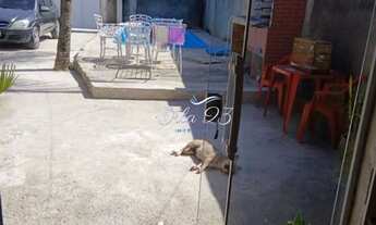 Imagem 5: JACONÉ, ORLA 23 IMOBILIÁRIA VENDE! Casa próxima ao comércio, com piscina e hidromassagem